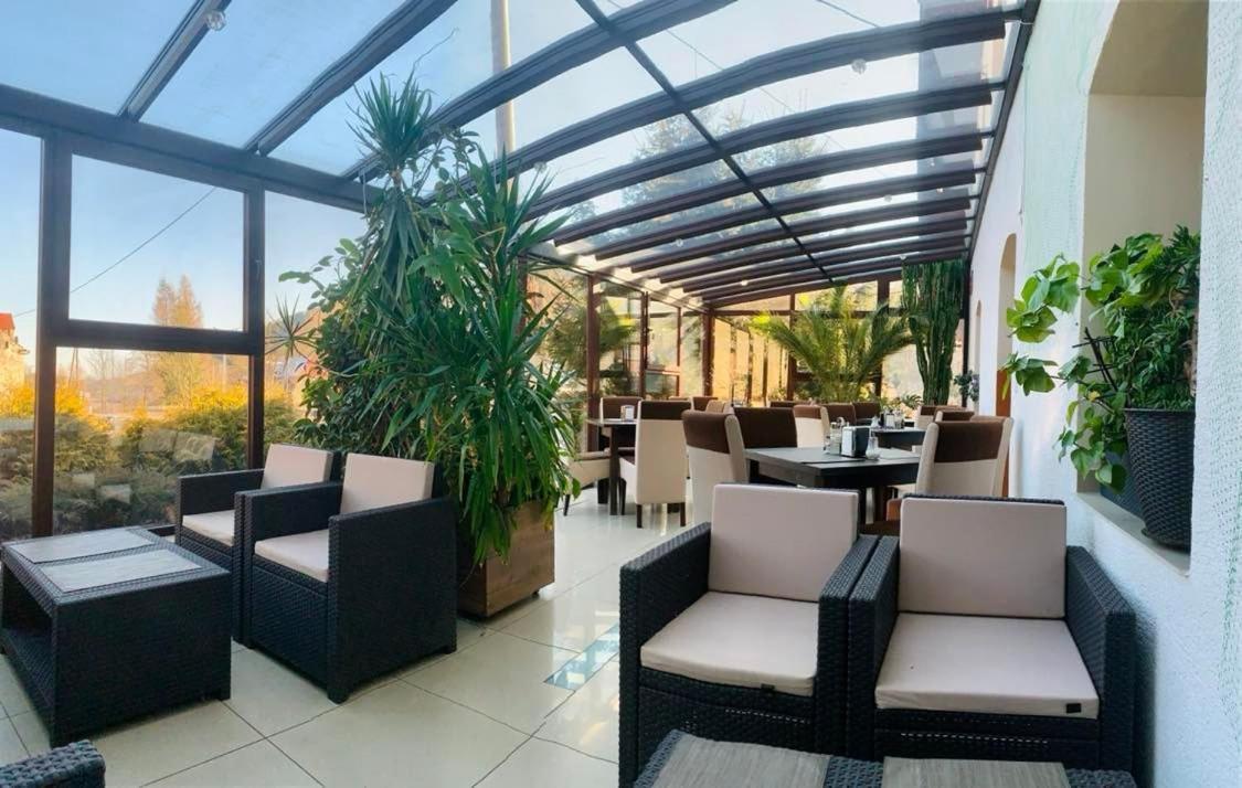 Restauracja Ibiza Aparthotel Ludwikowice Kłodzkie Kültér fotó
